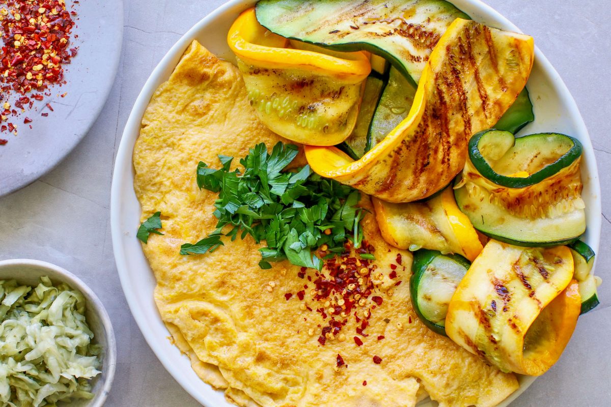 Luke Hines Easy Omelette with Charred Zucchini - Cocolife Avocado Oil Spray