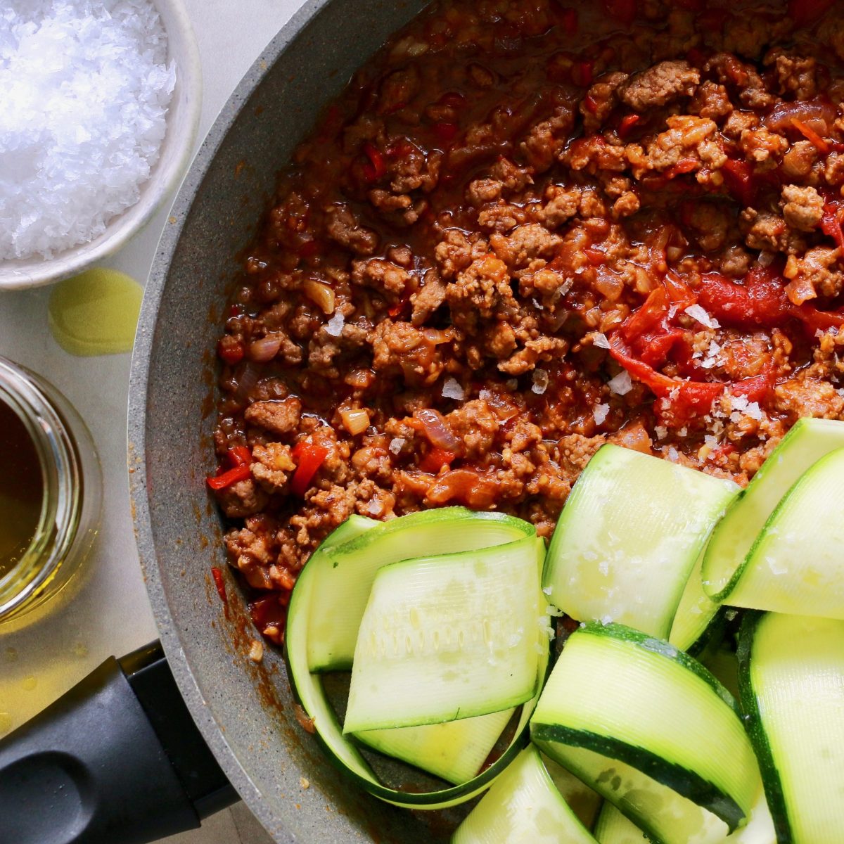 Zucchini Ragu, plant-based healthy dinner recipe | Cocolife non-aerosol healthy oil sprays